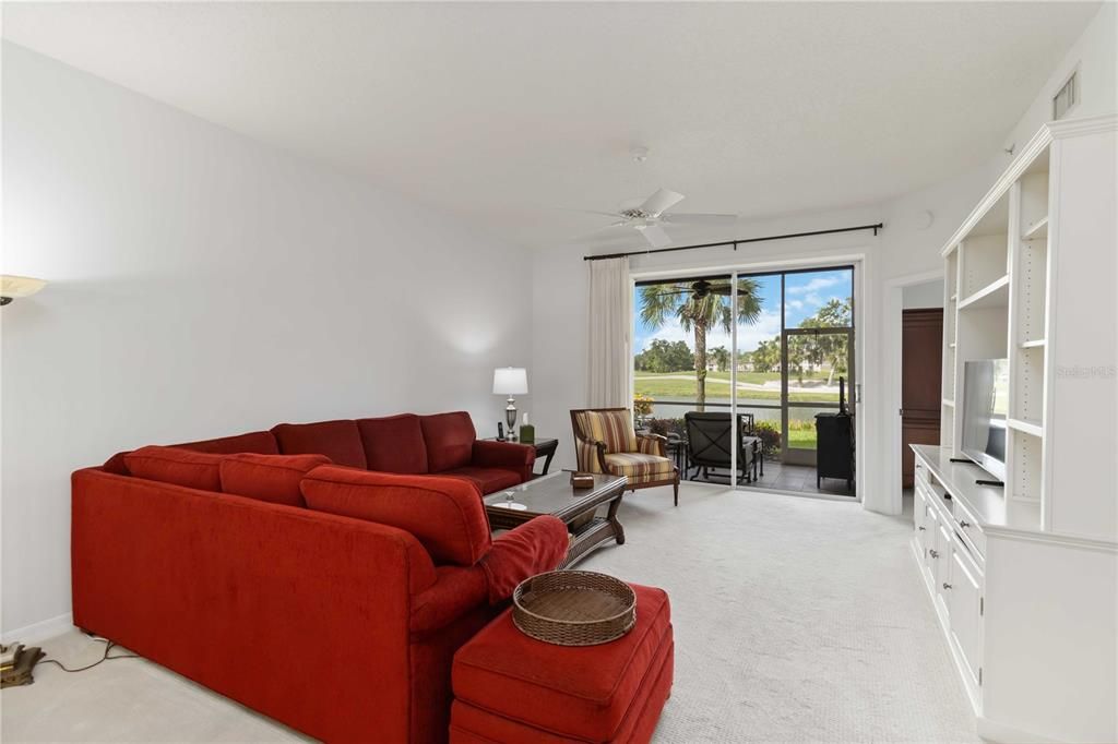 For Sale: $297,500 (2 beds, 2 baths, 1433 Square Feet)