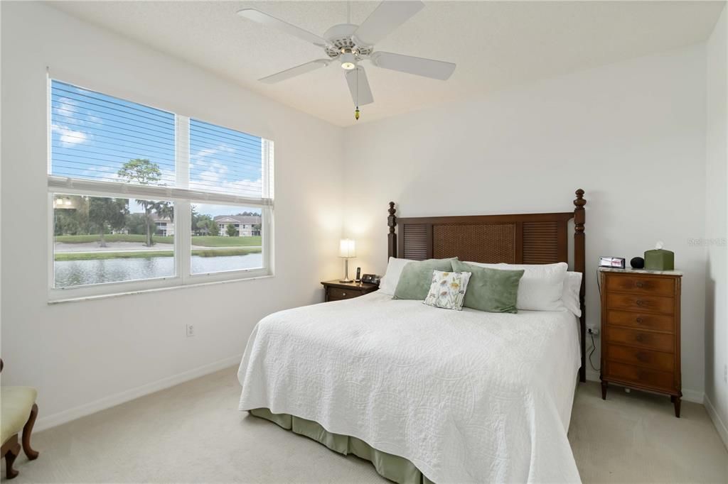 For Sale: $297,500 (2 beds, 2 baths, 1433 Square Feet)