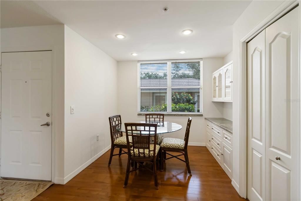 For Sale: $297,500 (2 beds, 2 baths, 1433 Square Feet)