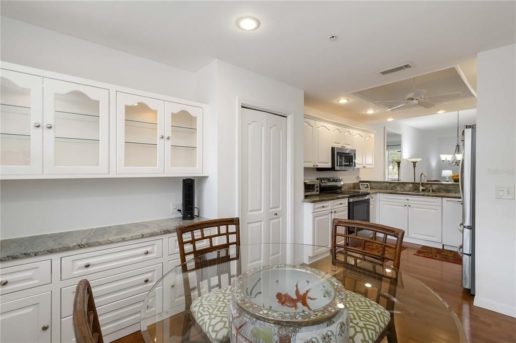 For Sale: $297,500 (2 beds, 2 baths, 1433 Square Feet)