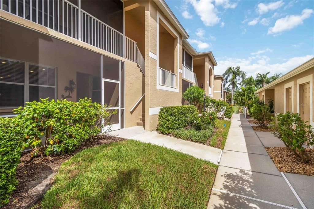 For Sale: $297,500 (2 beds, 2 baths, 1433 Square Feet)