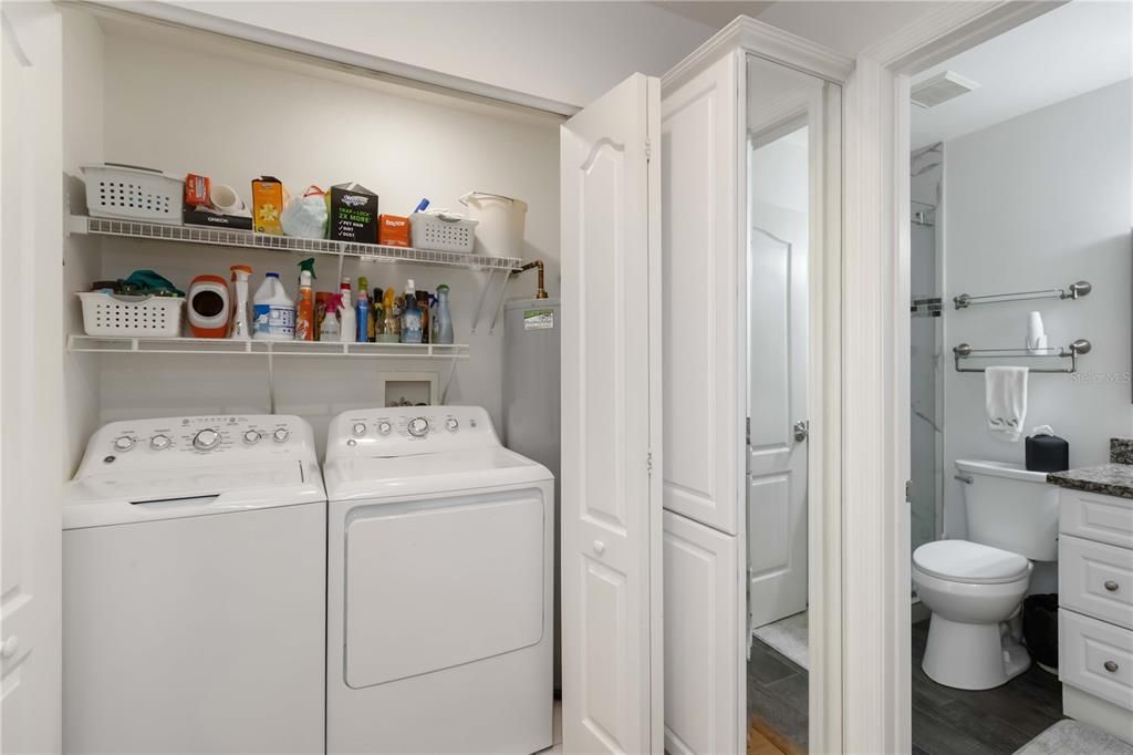 For Sale: $297,500 (2 beds, 2 baths, 1433 Square Feet)