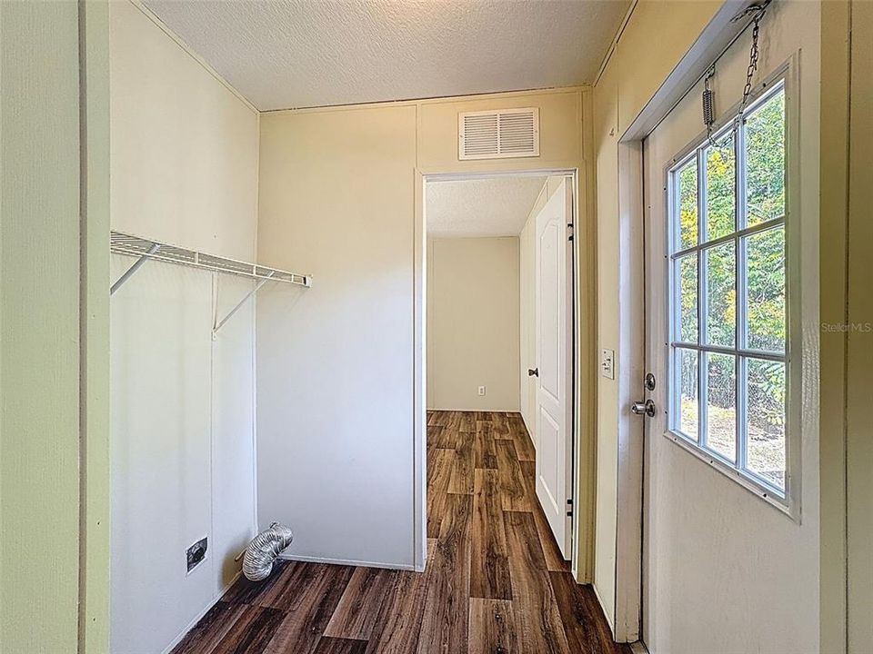 На продажу: $154,900 (2 спален, 2 ванн, 798 Квадратных фут)