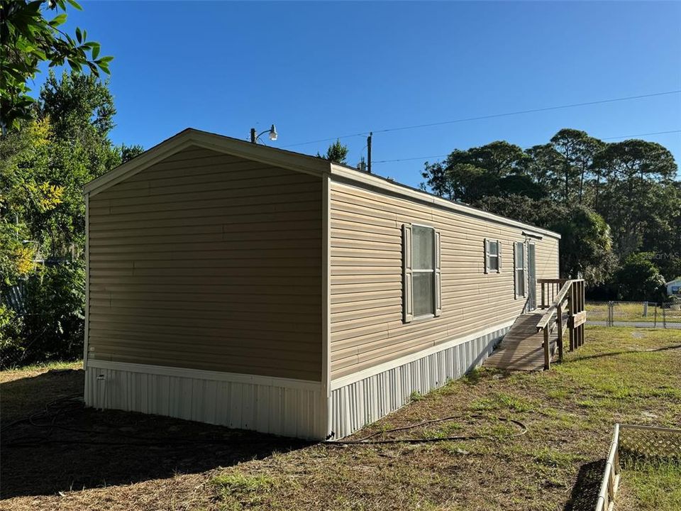 На продажу: $154,900 (2 спален, 2 ванн, 798 Квадратных фут)