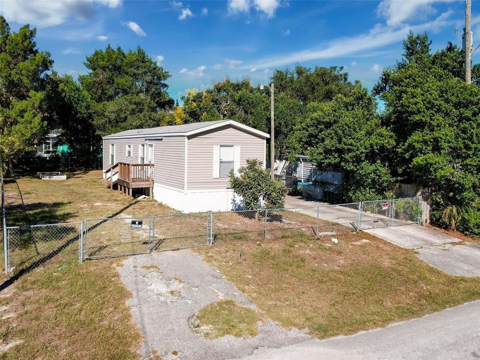 На продажу: $154,900 (2 спален, 2 ванн, 798 Квадратных фут)