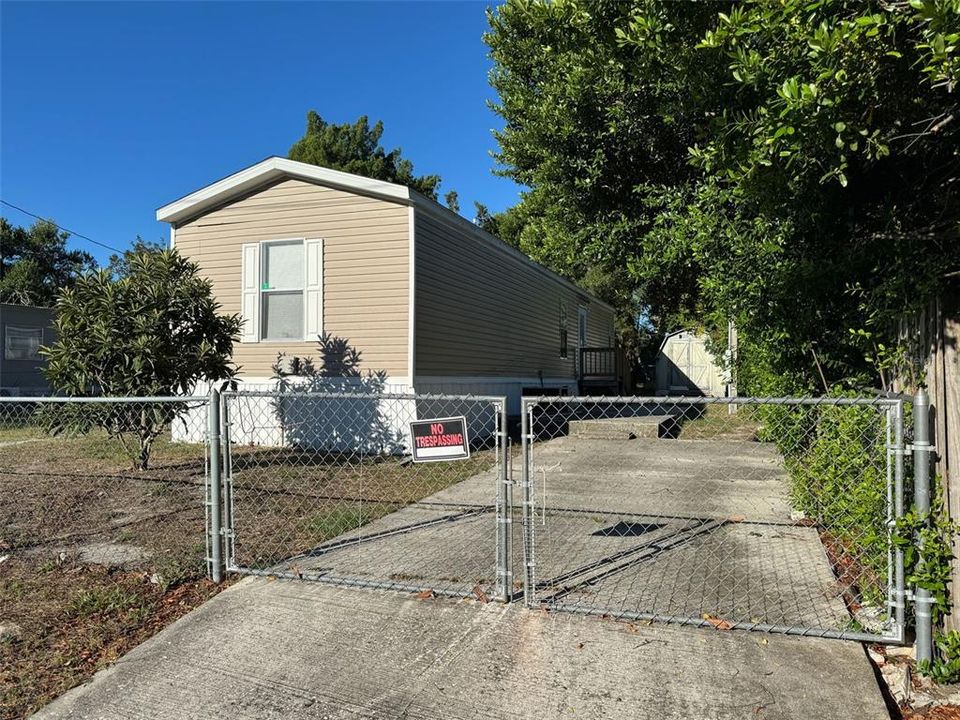 На продажу: $154,900 (2 спален, 2 ванн, 798 Квадратных фут)