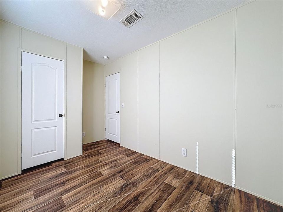 На продажу: $154,900 (2 спален, 2 ванн, 798 Квадратных фут)