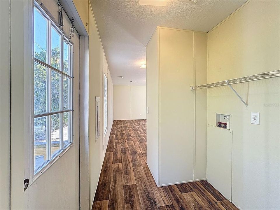 На продажу: $154,900 (2 спален, 2 ванн, 798 Квадратных фут)