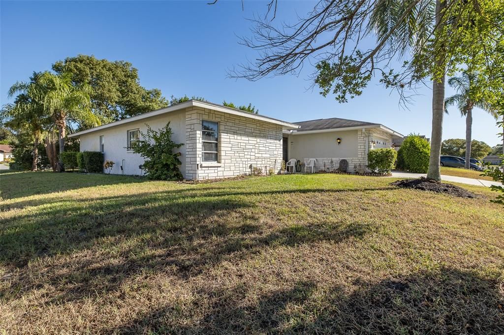 For Rent: $2,400 (3 beds, 2 baths, 1528 Square Feet)