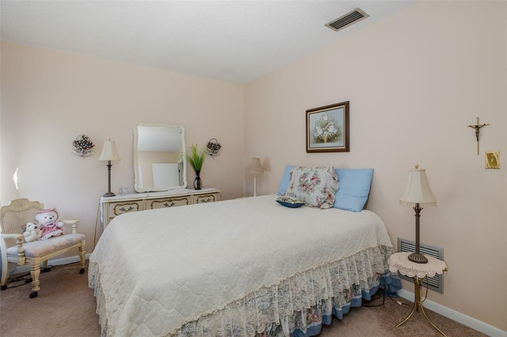 For Rent: $2,400 (3 beds, 2 baths, 1528 Square Feet)