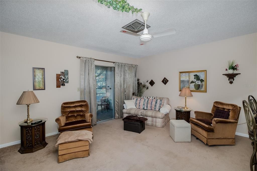 For Rent: $2,400 (3 beds, 2 baths, 1528 Square Feet)