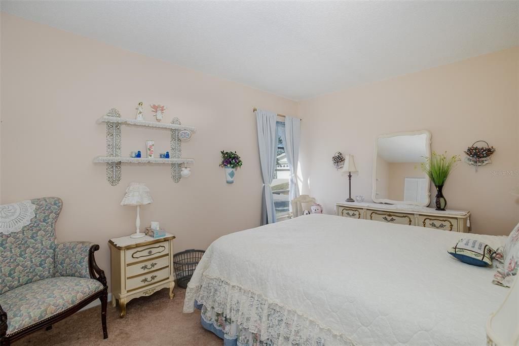 For Rent: $2,400 (3 beds, 2 baths, 1528 Square Feet)