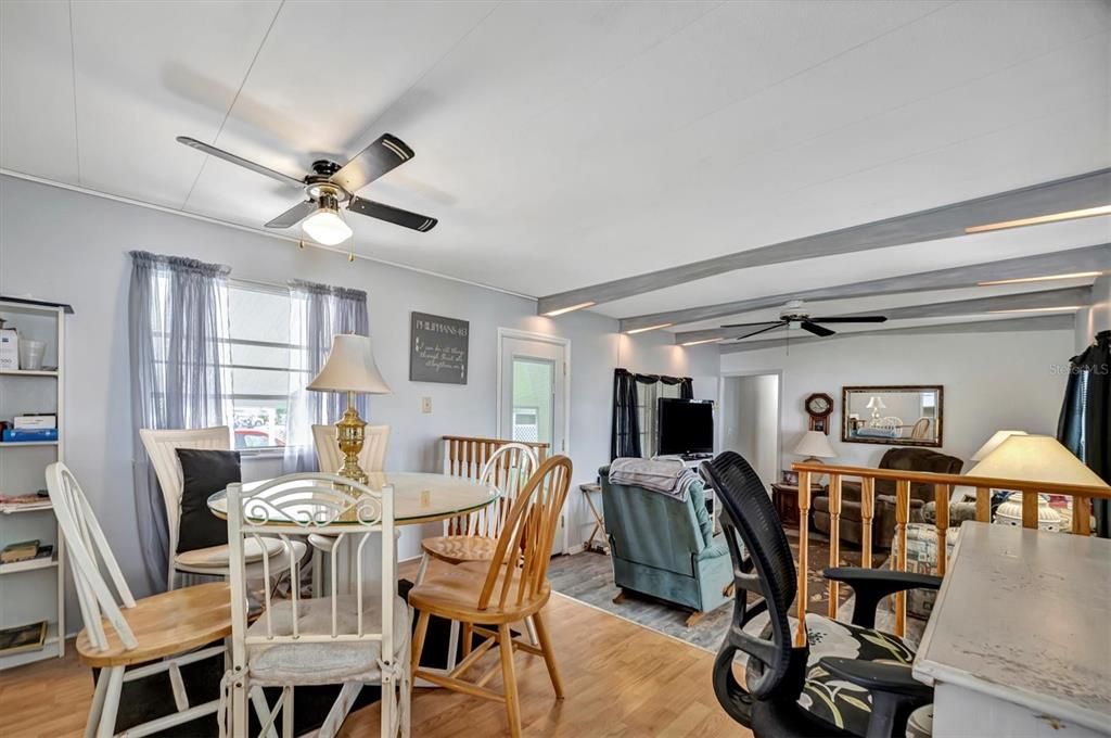 For Sale: $124,900 (2 beds, 1 baths, 891 Square Feet)