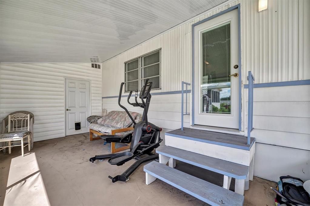 For Sale: $124,900 (2 beds, 1 baths, 891 Square Feet)