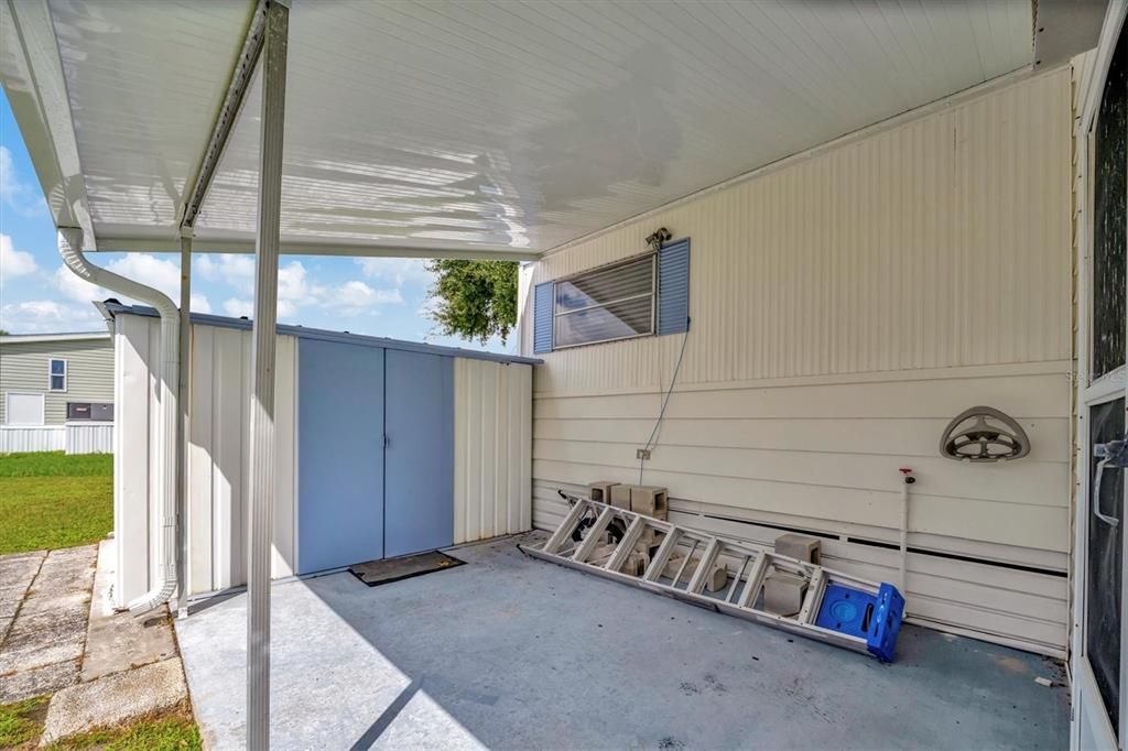 For Sale: $124,900 (2 beds, 1 baths, 891 Square Feet)