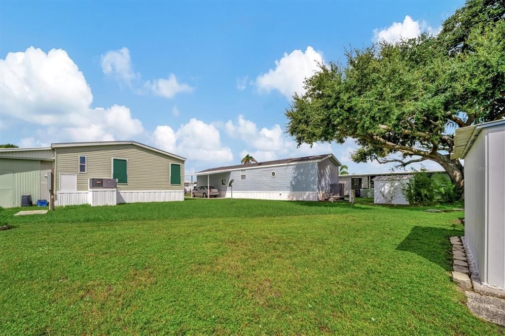 For Sale: $124,900 (2 beds, 1 baths, 891 Square Feet)