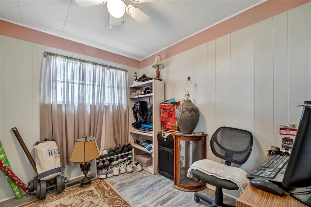 For Sale: $124,900 (2 beds, 1 baths, 891 Square Feet)