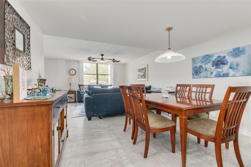 For Sale: $615,999 (2 beds, 2 baths, 1357 Square Feet)