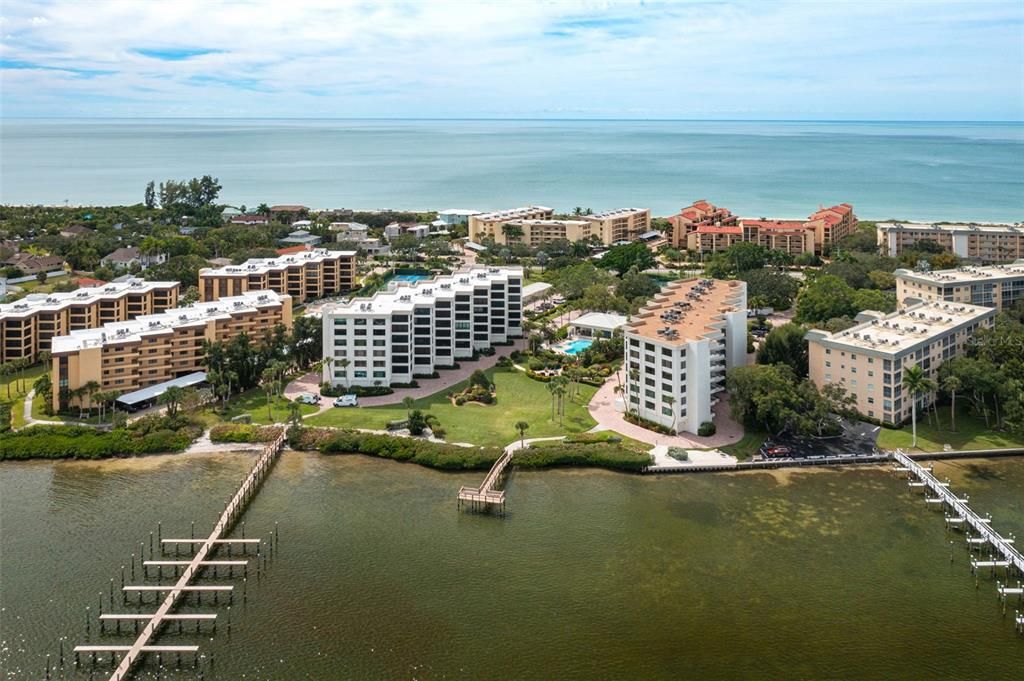 For Sale: $615,999 (2 beds, 2 baths, 1357 Square Feet)