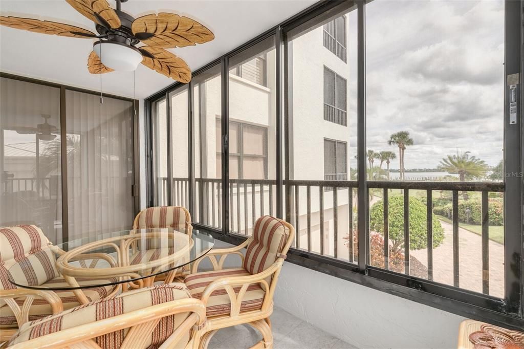 For Sale: $615,999 (2 beds, 2 baths, 1357 Square Feet)