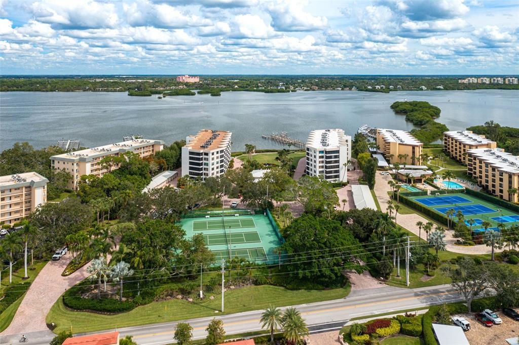 For Sale: $615,999 (2 beds, 2 baths, 1357 Square Feet)