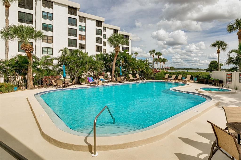 For Sale: $615,999 (2 beds, 2 baths, 1357 Square Feet)