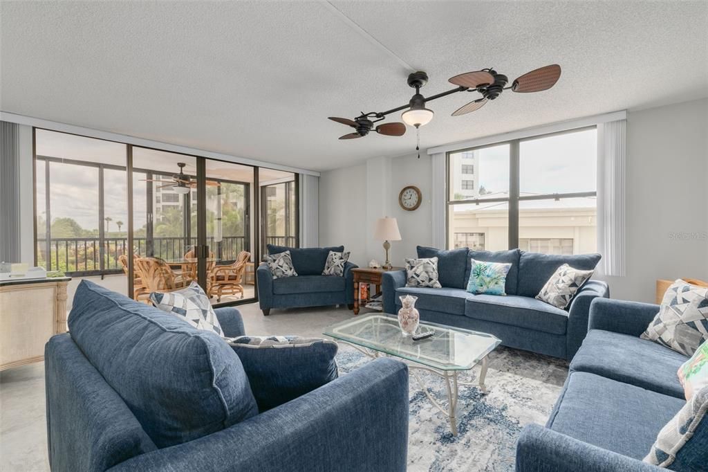 For Sale: $615,999 (2 beds, 2 baths, 1357 Square Feet)