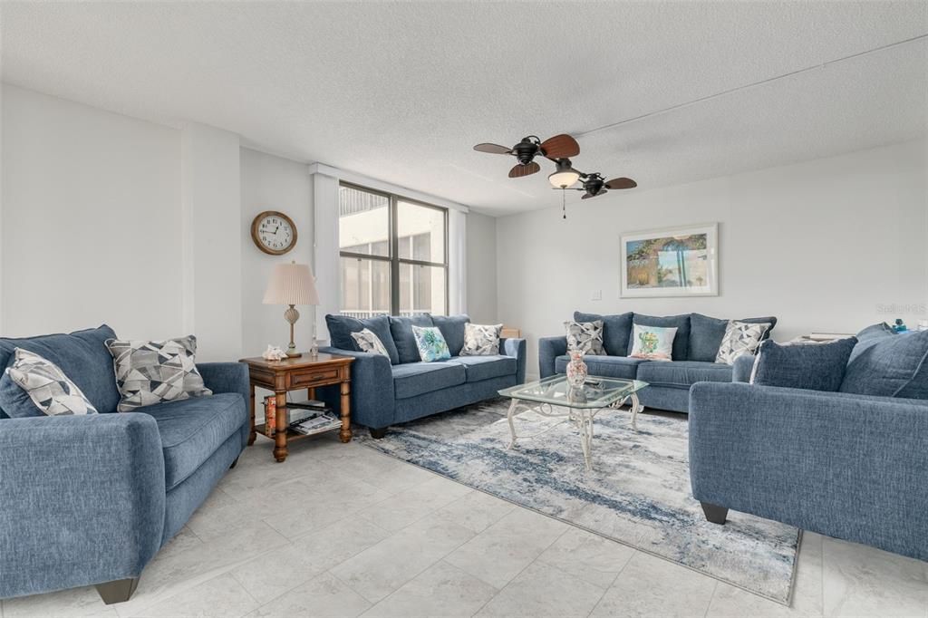 For Sale: $615,999 (2 beds, 2 baths, 1357 Square Feet)