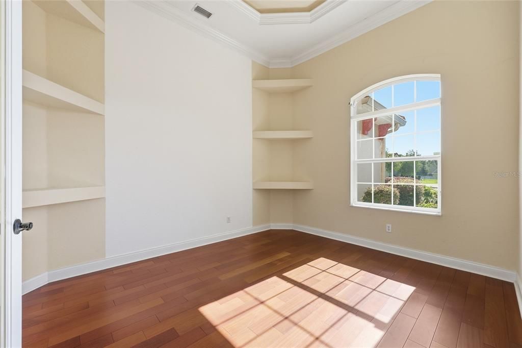 Activo con contrato: $530,000 (4 camas, 3 baños, 2693 Pies cuadrados)