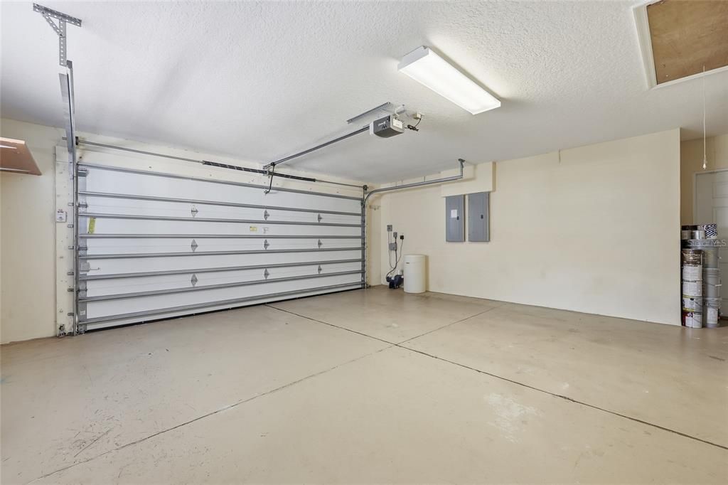 Activo con contrato: $530,000 (4 camas, 3 baños, 2693 Pies cuadrados)