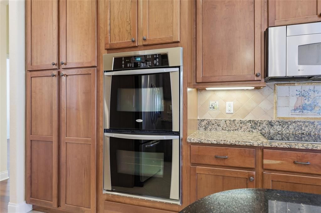 Activo con contrato: $530,000 (4 camas, 3 baños, 2693 Pies cuadrados)