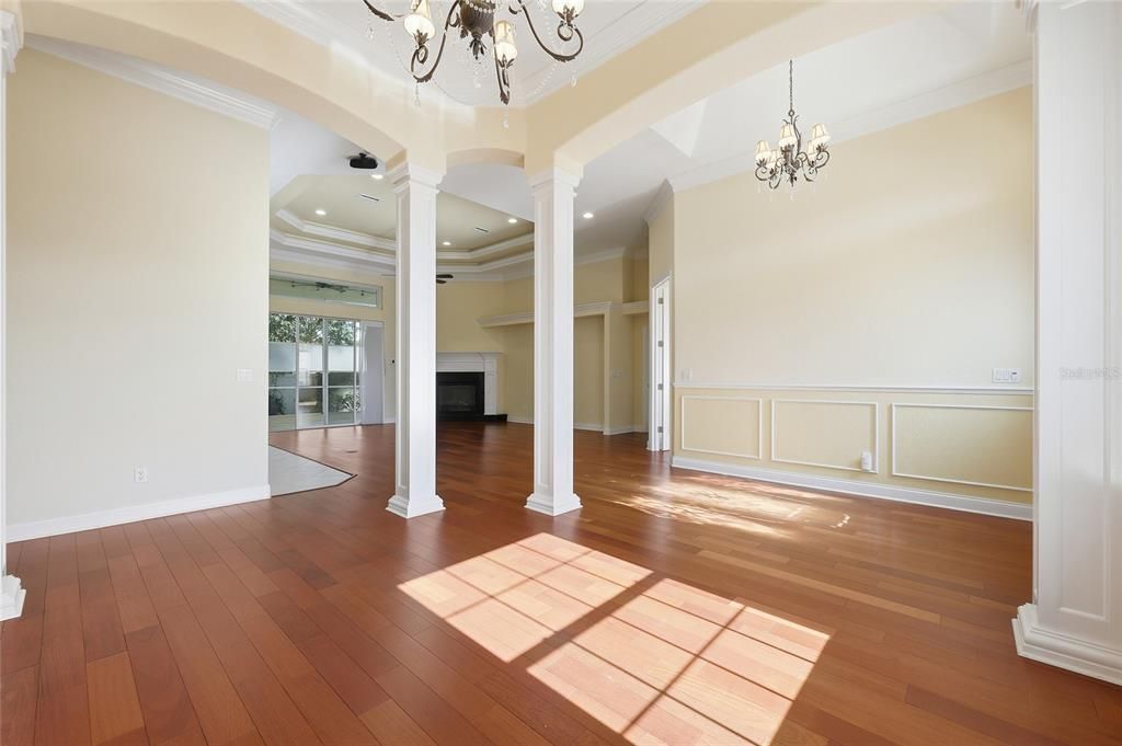 Activo con contrato: $530,000 (4 camas, 3 baños, 2693 Pies cuadrados)