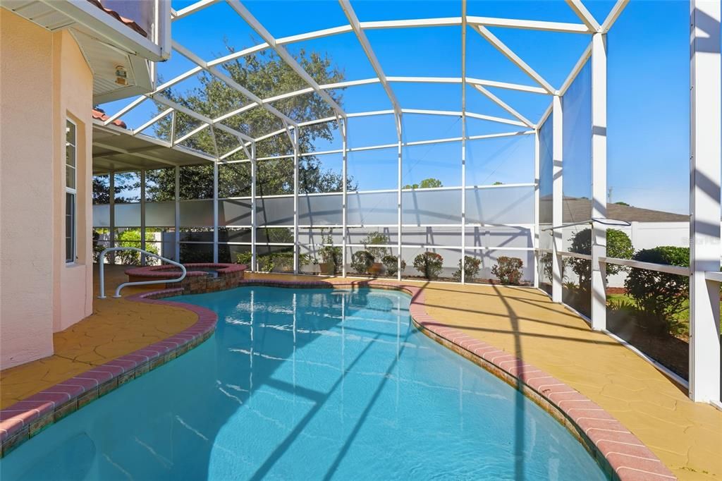 Activo con contrato: $530,000 (4 camas, 3 baños, 2693 Pies cuadrados)