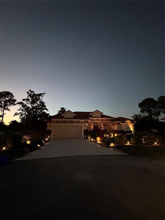 Activo con contrato: $530,000 (4 camas, 3 baños, 2693 Pies cuadrados)