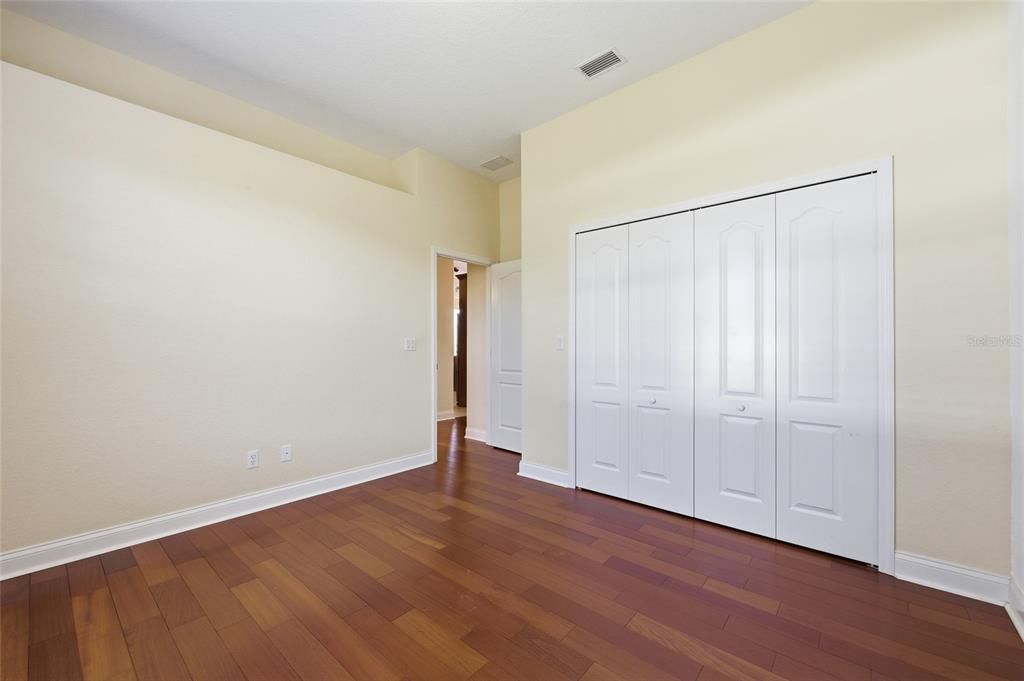 Activo con contrato: $530,000 (4 camas, 3 baños, 2693 Pies cuadrados)