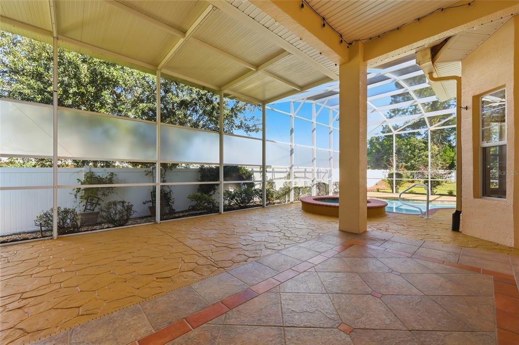 Activo con contrato: $530,000 (4 camas, 3 baños, 2693 Pies cuadrados)