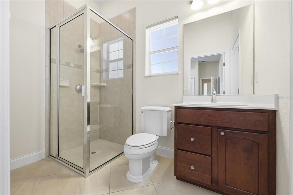 Activo con contrato: $530,000 (4 camas, 3 baños, 2693 Pies cuadrados)