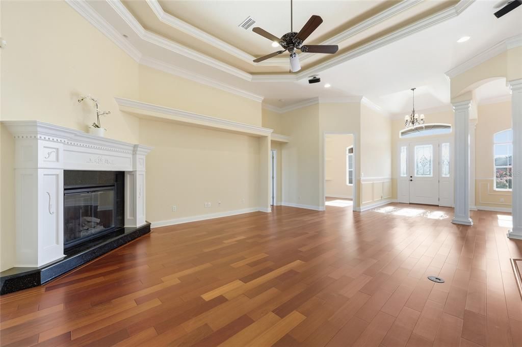 Activo con contrato: $530,000 (4 camas, 3 baños, 2693 Pies cuadrados)