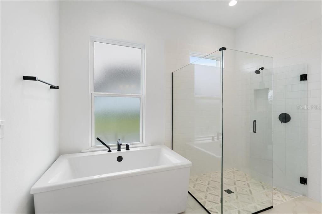 En Venta: $645,000 (4 camas, 4 baños, 2790 Pies cuadrados)