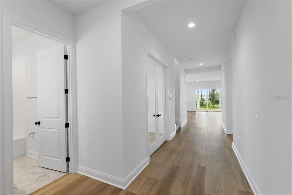 En Venta: $645,000 (4 camas, 4 baños, 2790 Pies cuadrados)