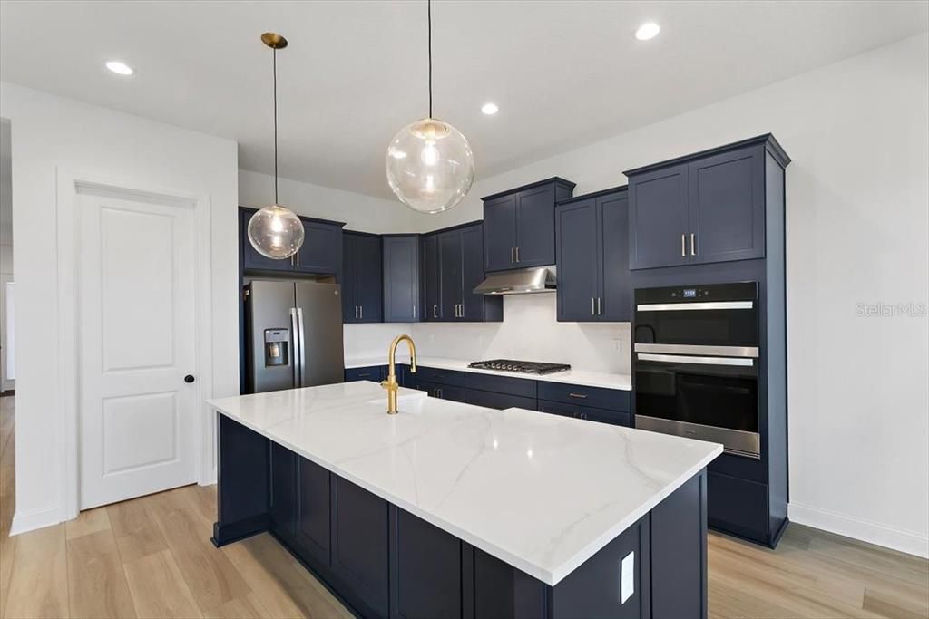 En Venta: $645,000 (4 camas, 4 baños, 2790 Pies cuadrados)