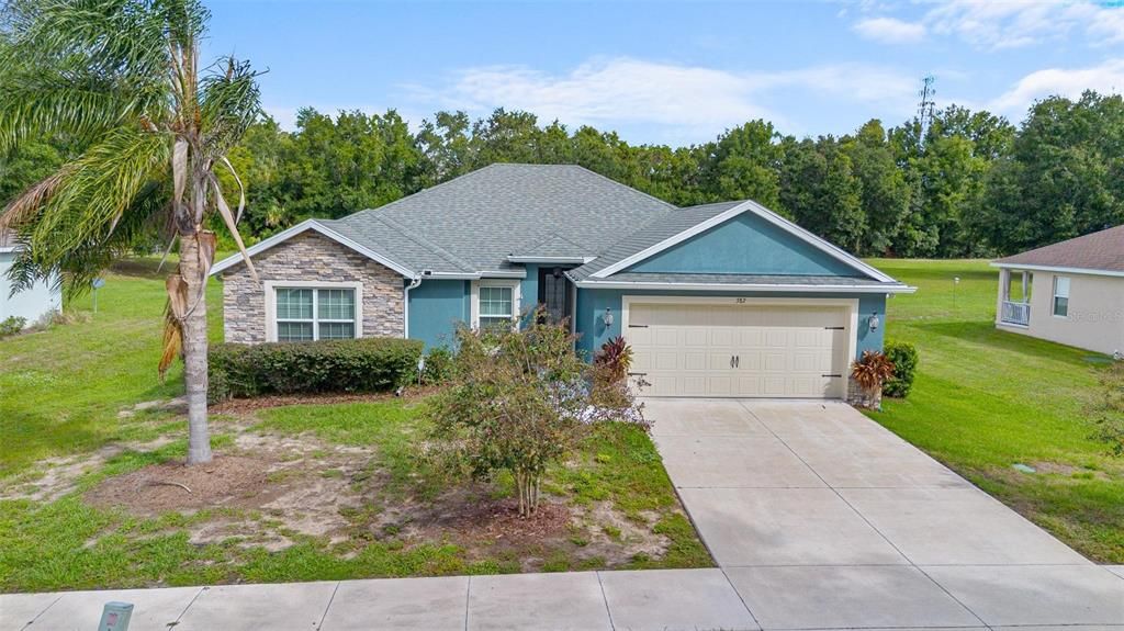 合同活跃: $349,998 (4 贝兹, 2 浴室, 1618 平方英尺)