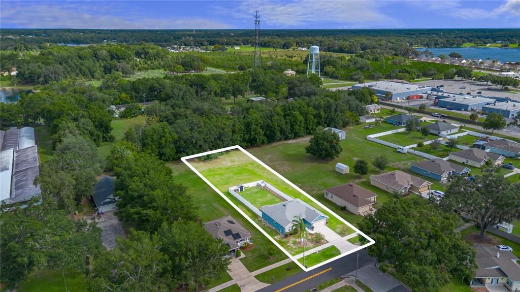 合同活跃: $349,998 (4 贝兹, 2 浴室, 1618 平方英尺)