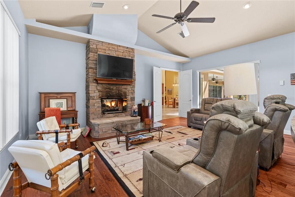 待售: $845,000 (3 贝兹, 3 浴室, 3290 平方英尺)