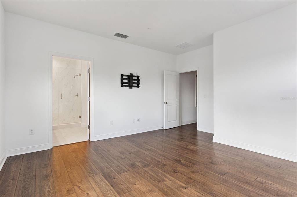 待售: $449,900 (2 贝兹, 2 浴室, 1649 平方英尺)