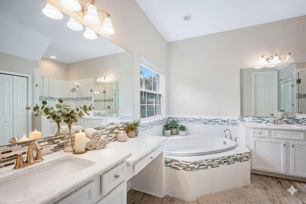 Под контрактом: $779,900 (5 спален, 4 ванн, 3148 Квадратных фут)