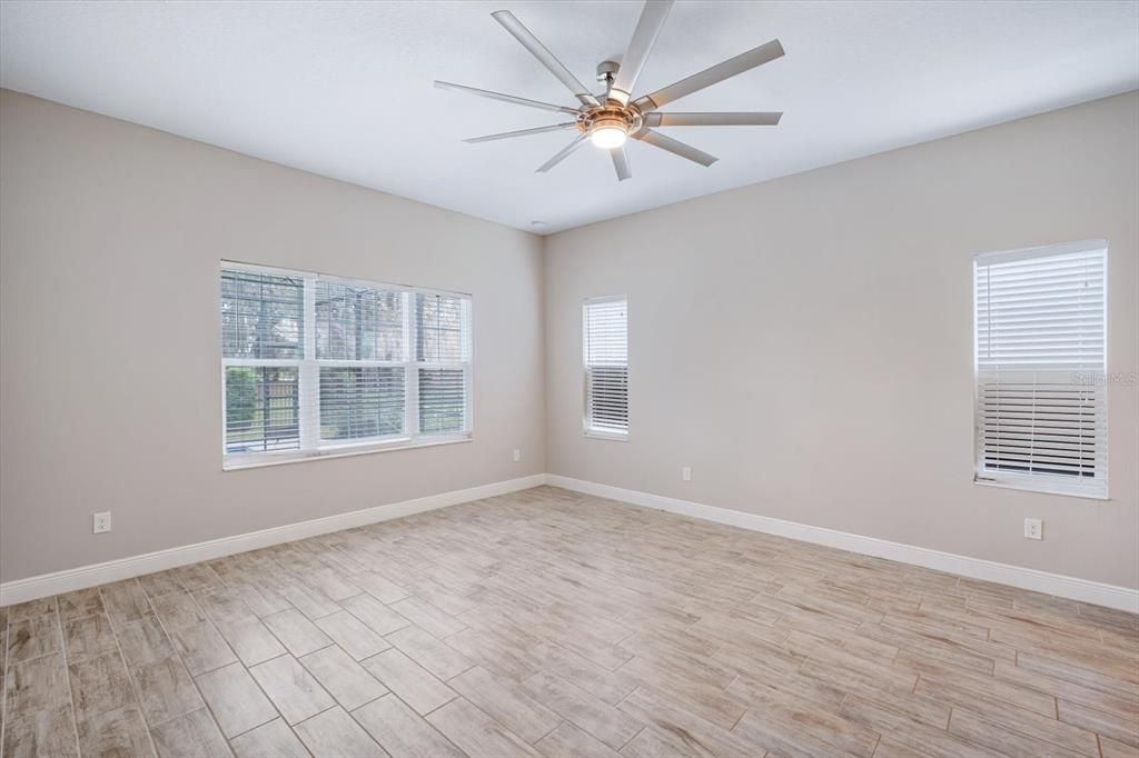 Под контрактом: $779,900 (5 спален, 4 ванн, 3148 Квадратных фут)