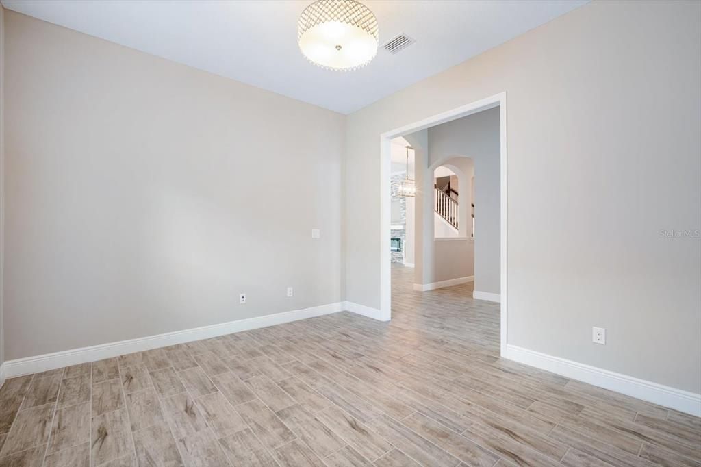 Под контрактом: $779,900 (5 спален, 4 ванн, 3148 Квадратных фут)