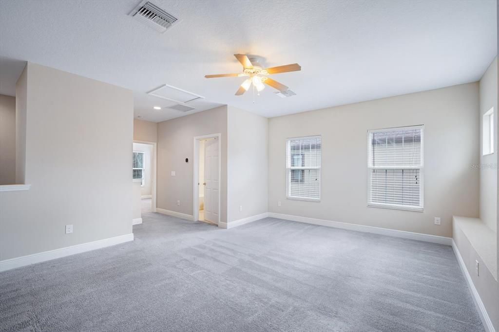 Под контрактом: $779,900 (5 спален, 4 ванн, 3148 Квадратных фут)