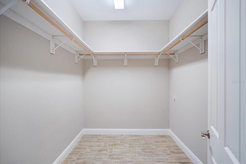 Под контрактом: $779,900 (5 спален, 4 ванн, 3148 Квадратных фут)